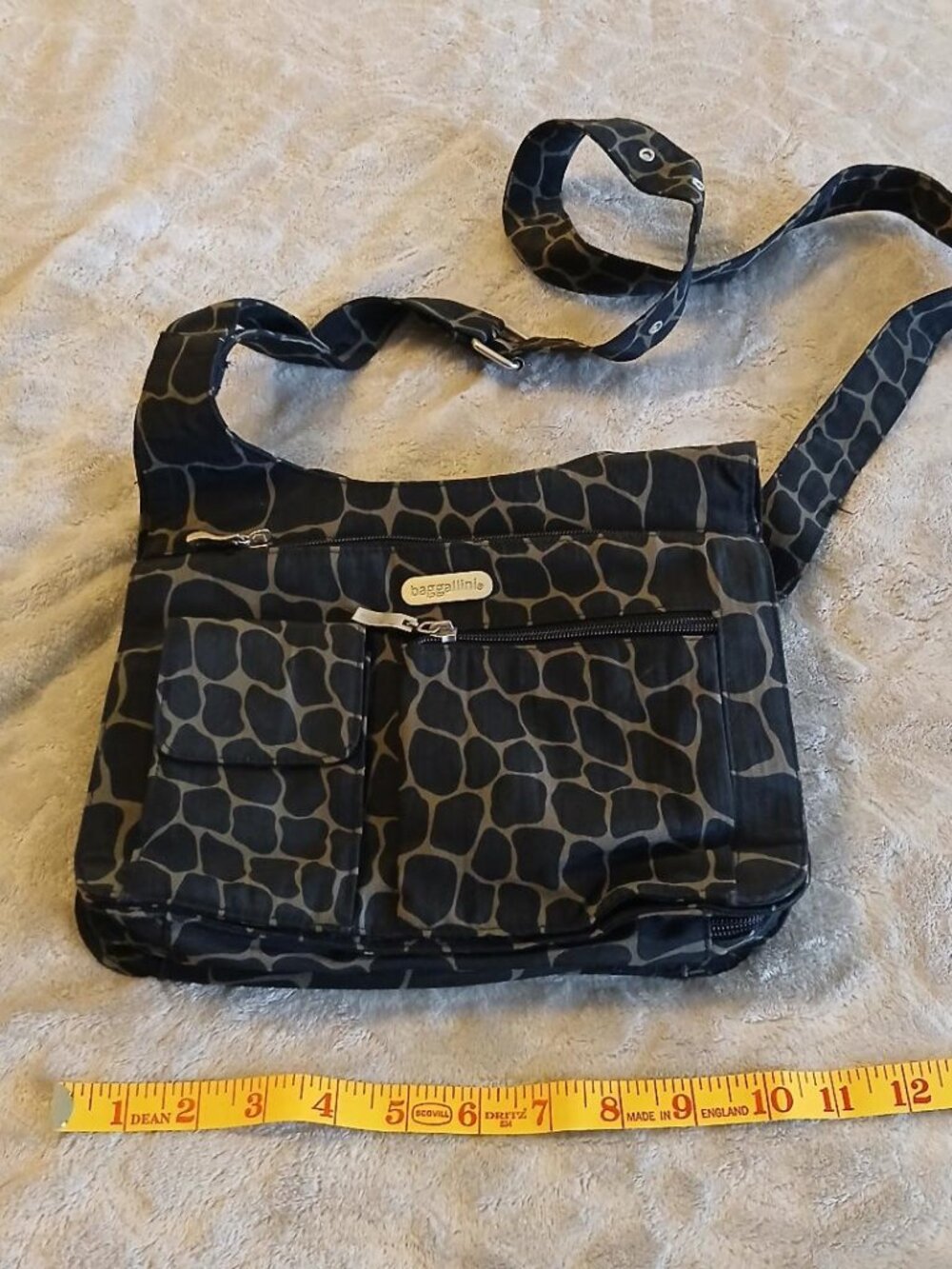 Baggallinni mailbag with key clip and a lot of pockets